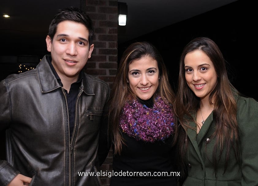 17122012 RICARDO,  Ilse y Elizabeth.