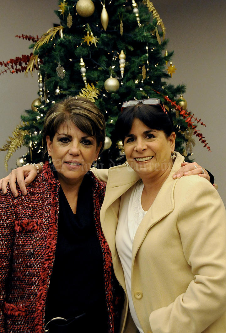 18122012 ARACELY  Marí­nez y Claudia Cruz.