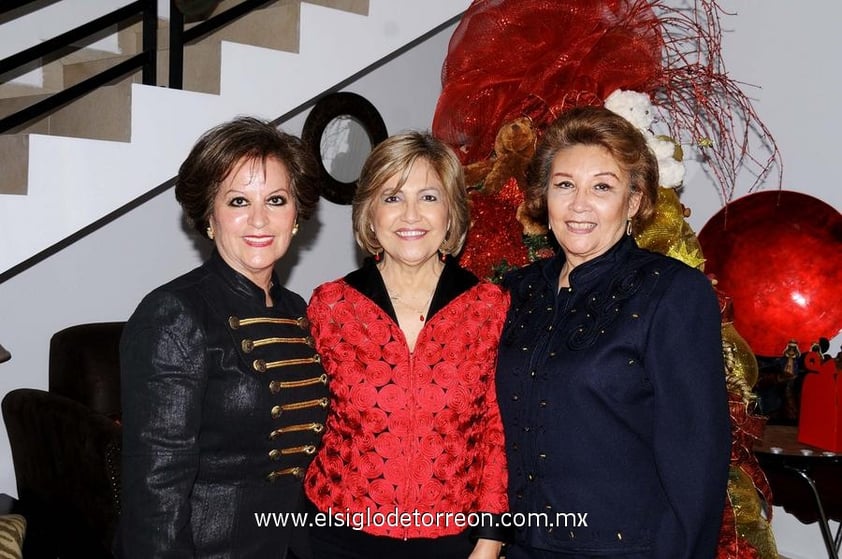 19122012 TITA , Laurita, Ivonne y Gaby, anfitrionas de la posada.