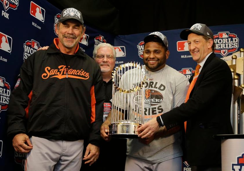 OCTUBRE. Gigantes campeones | de la Serie Mundial 
Los Gigantes de San Francisco sacaban la escoba y en cuatro juegos levantaban el título de Grandes Ligas, venciendo 4-0 a los Tigres de Detroit. El premio del jugador más valioso sería para Pablo Sandoval.