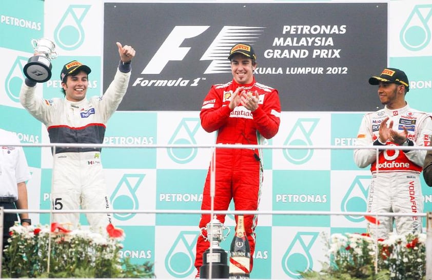 MARZO.  Primer podio de ‘Checo’ Pérez en F1 |
Se disputaba la segunda fecha de la temporada en la Fórmula Uno, el mexicano Sergio ‘Checo’ Pérez salía victorioso al conseguir su primer podio en la F1, el piloto llegaba en segundo lugar, por detrás de Fernando Alonso y seguido por Lewis Hamilton.