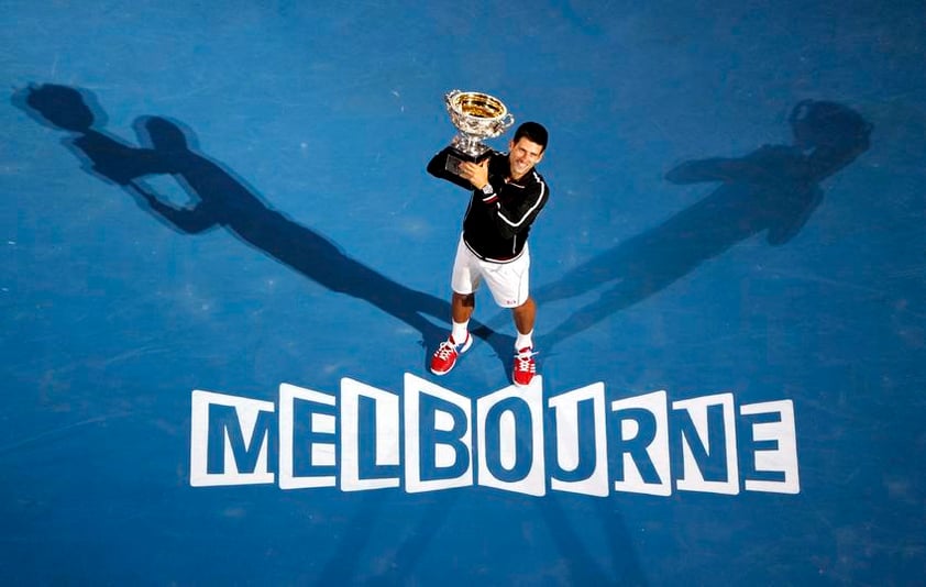 ENERO. Abierto de Australia |
En Melbourne, se jugaba el Abierto de Australia, el primer Grand Slam en la temporada del tenis profesional. En la rama varonil, Novak Djokovic vencía a Rafael Nadal para coronarse por segunda vez consecutiva, mientras que en la rama femenil, Victoria Azarenka se puso la corona tras vencer a María Sharapova.