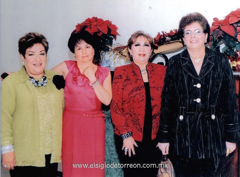 22122012 PATY  Ulloa, Coco Hernández Retana, Lupita Flores y Rosy Martínez.