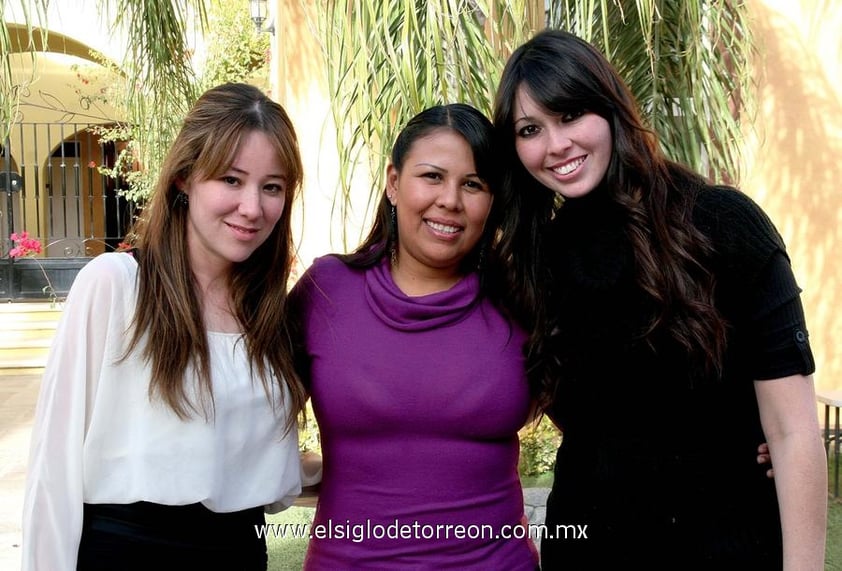 23122012 PAULINA , Gina y Samantha.