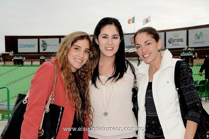 23122012 MARI  Sofi Alatorre, Silvia Tolentino y Sofía Campillo.