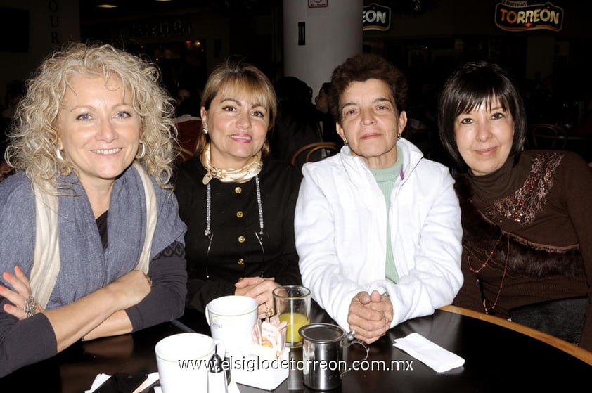 30122012 LUISA  Fernanda Nava, Karina Mier, Carmen Garza y Gaby Nogeira.