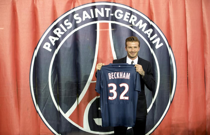 El mediocampista inglés David Beckham se convirtió en nuevo refuerzo del Paris Saint Germain para lo que resta de la temporada 2012-2013.