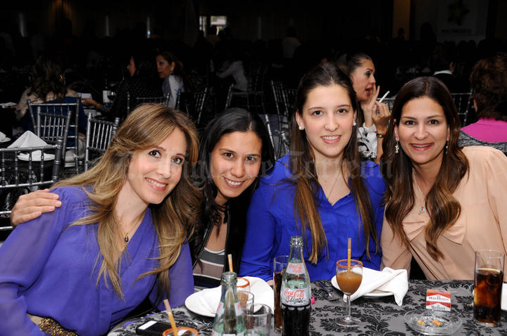 Olga, Elena, Bárbara y Paty.