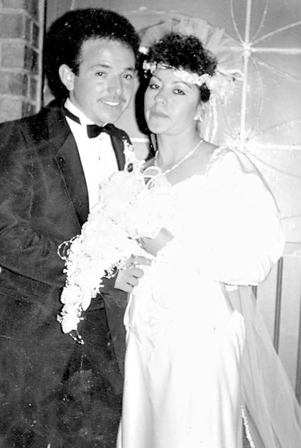 Luis Gerardo Betancurt Caballero y Olivia Isabel Diosdado Gutiérrez, cumplirán 25 años de matrimonio el 25 de marzo.