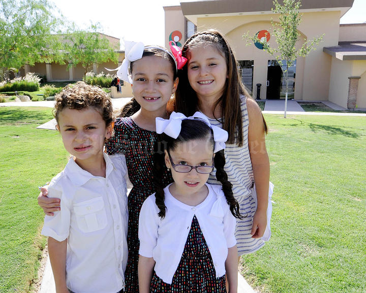 Diego, María José, Ana Corina y Ana Paola.