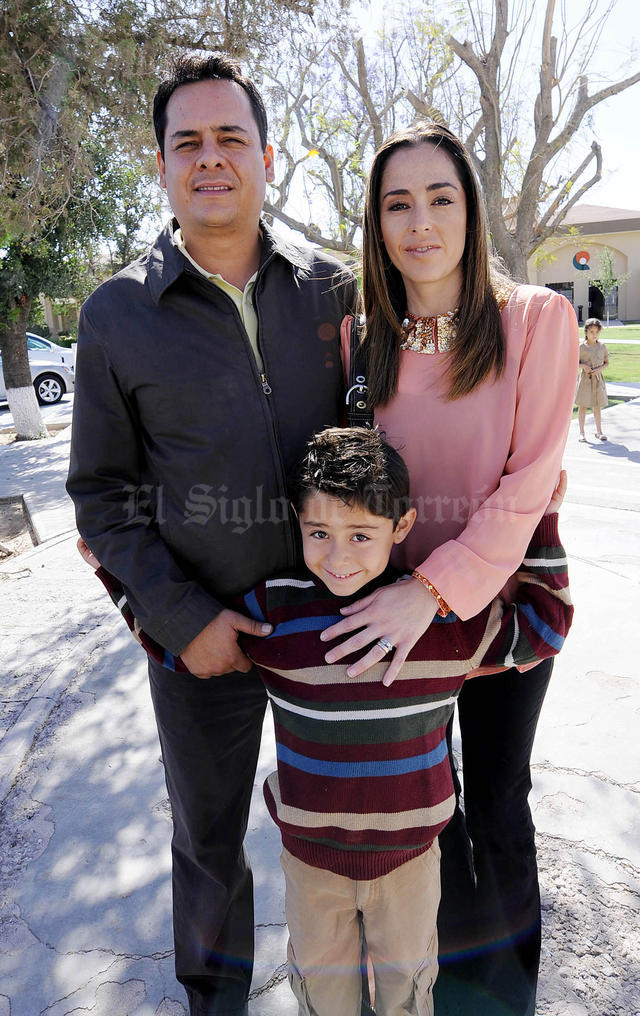 Juan José, Cecilia y Pepito.