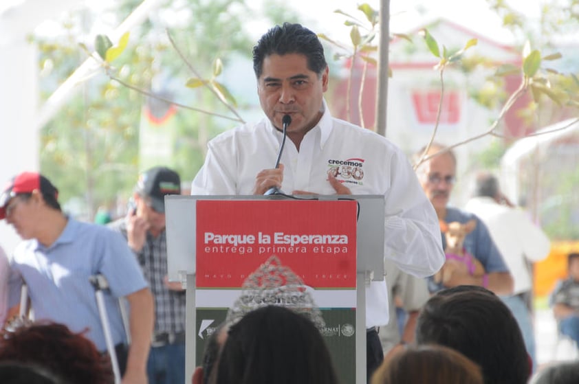 En el acto inaugural, el gobernador de Durango, Jorge Herrera Caldera destacó la importancia de esta obra, la cual contribuye al rescate del sitio que ocupó una de las empresas más emblemáticas de Gómez Palacio, la jabonera La Esperanza.