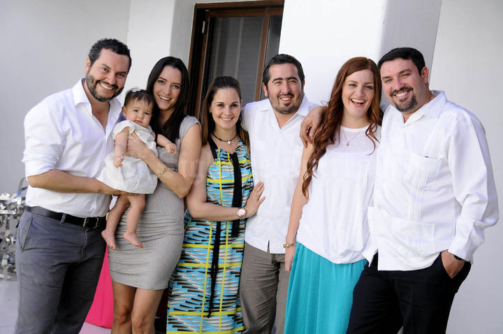 Carlos Ollivier, Renata Escobosa Nahle, Ángela Holguín, Adibe Nahle, Sergio Escobosa, Lili Fernández y Beto Palacios.