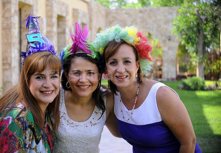 Rox, Nidia y Susana.