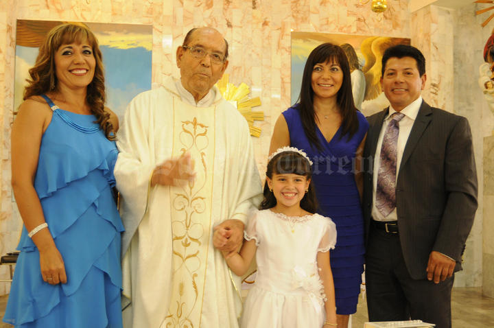 Pina Martínez, Pbro. Jesús Sánchez, Marijose Ramírez, Salomé de Fernández y Carlos Fernández.