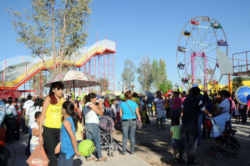 El nuevo Bosque Urbano cuenta con varios juegos mecánicos.