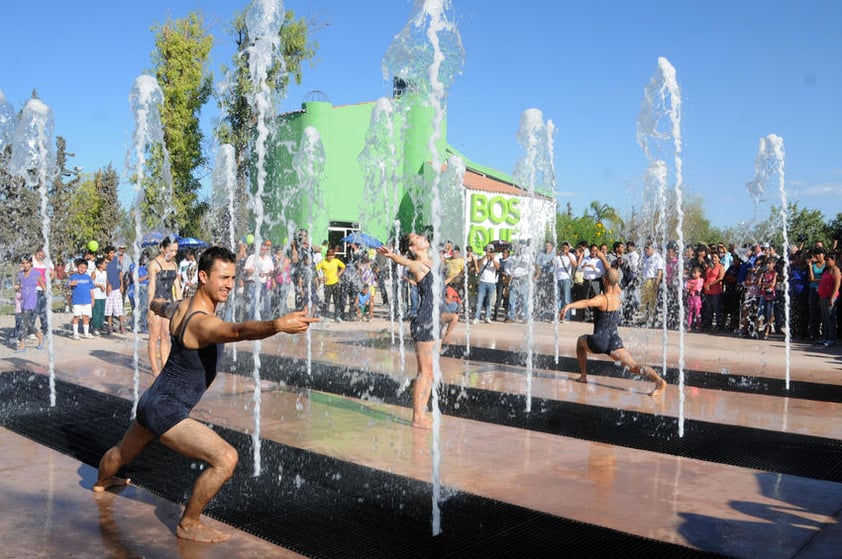 Familias laguneras acudieron al evento de inauguración.