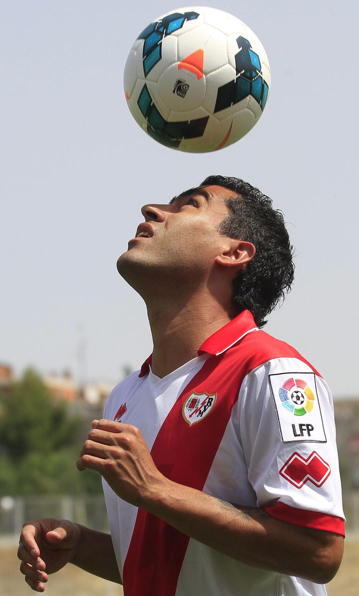 Dominó el balón durante su presentación en Vallecas.