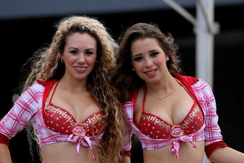 Las bellezas no podían faltar en en la 'Serie del Rey'.