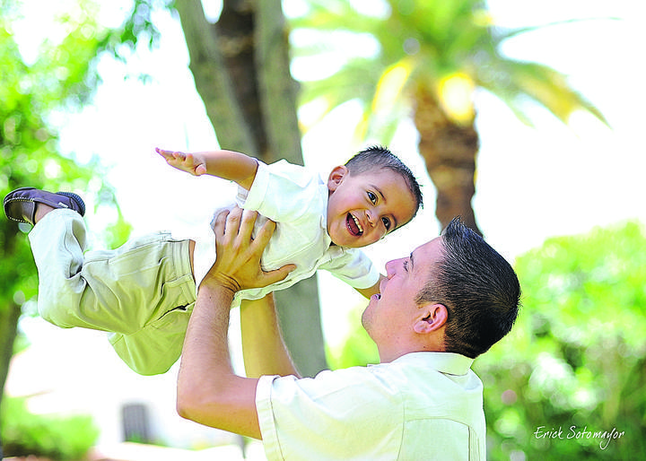 Diego con su papá, Viry Moreno