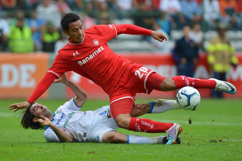 Los 'Diablos' rojos del Toluca golearon al Querétaro 4-0. Los dirigidos por José Saturnino Cardozo se colocaron en la quinta posición general, mientras que el equipo de 'Nacho' Ambríz se quedó con el cuarto lugar.