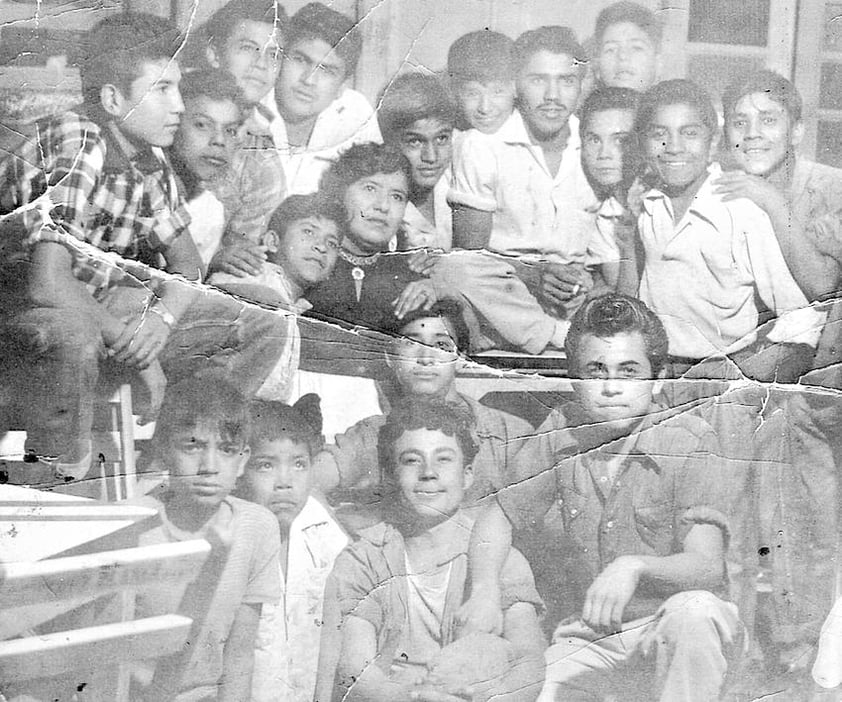 SR. JOSÉ MEDINA  Montalvo, Sr. Juan Abusaid Ríos y otras personas con "Cantinflas", en la Plaza de Toros Torreón, hace varias décadas.