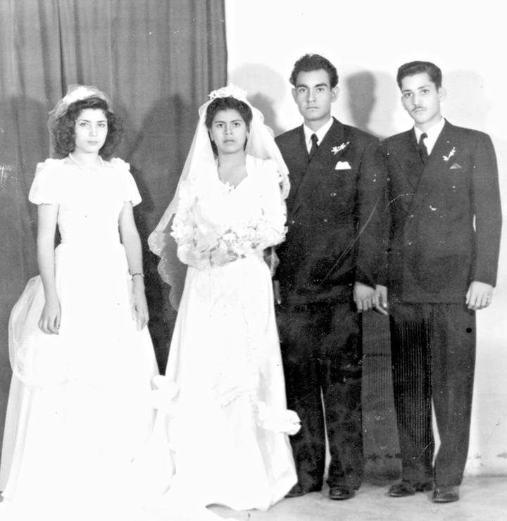 SR. FERNANDO  Escamilla Velázquez y Sra. Marí­a Esthela Vega Gallegos, hoy de Escamilla, cumplen 48 años de casados el 26 de septiembre.