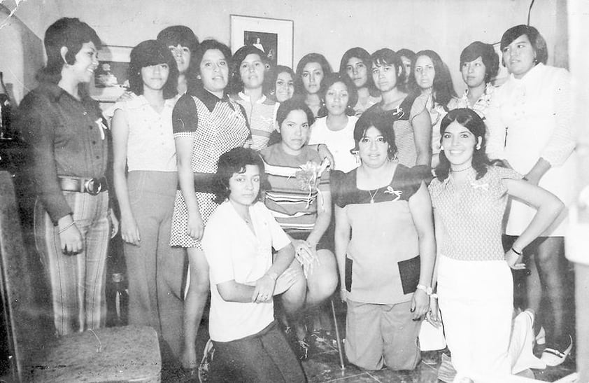 NORMA  E. Recio Arias, Brenda E. Ramí­rez Arias y Pedro J. Recio Arias en la Alameda en 1985.