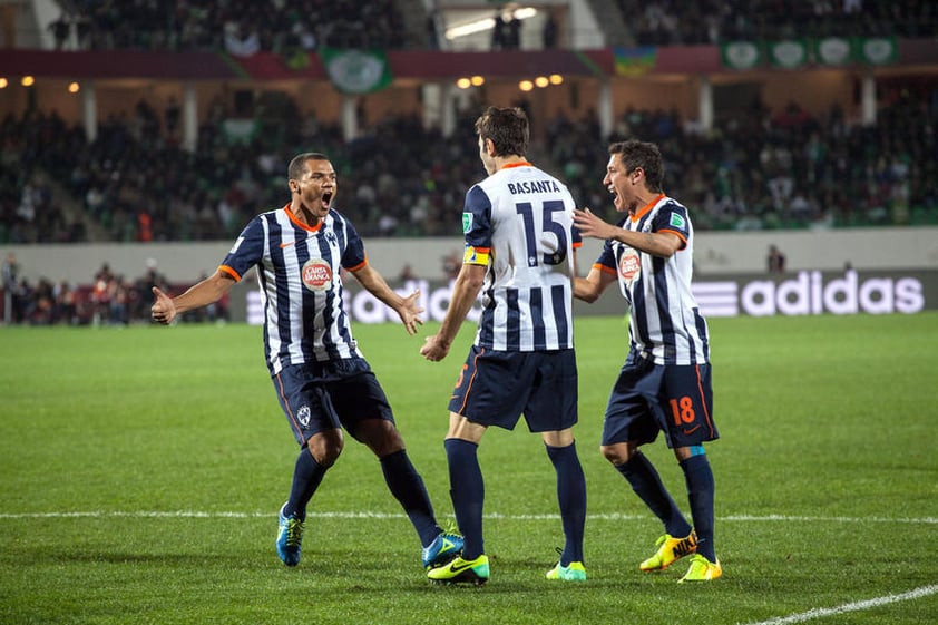 Rayados no bajó los brazos y volvió a tomar las riendas del partido y en el minuto 52, logró el 1-1 en el marcador, con el tanto del argentino José María Basanta quien conectó el balón con certero testarazo a centro de Suazo por derecha, para dejar sin opción a Askiri.