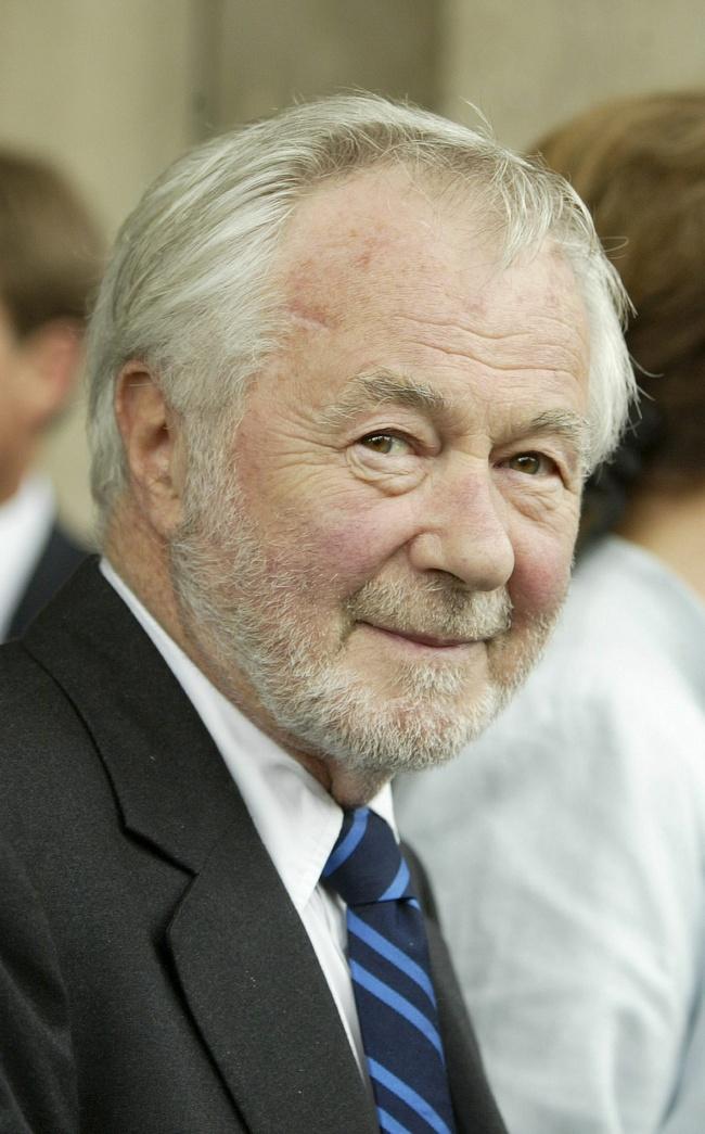 8 de mayo. Forbes |  El director de cine británico Bryan Forbes, que dirigió películas como "The Stepford Wives" y "Whistle down the wind", murió a los 86 años tras una larga enfermedad.