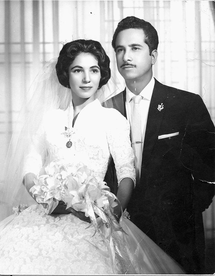 Teresa López Espino y Lauro Alonzo Márquez se casaron el 21 de febrero de 1960 en la Iglesia de Nuestra Señora de Guadalupe. Los felicitan sus hijos: Maricela, Nancy, Lauro Martí­n y Jacqueline.