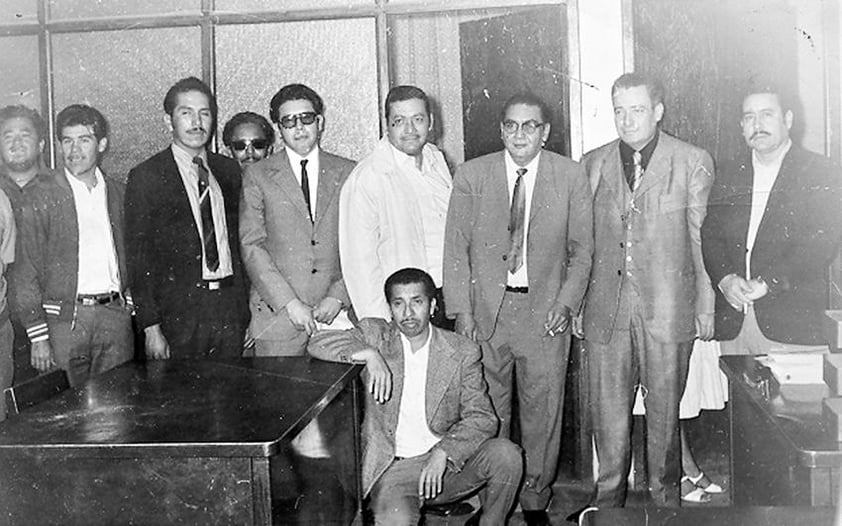 Florian Torres, Salvador Ramí­rez, Gregorio Chávez, Humberto Hernández, Enrique Saldaña, Felipe Alvarado, Vicente Cuevas, Héctor García y Luis González, celebrando el día del Telegrafista el 14 de febrero de 1974.