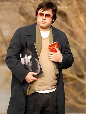 Jared Leto sorprendió en el año 2007, cuando aumentó considerablemente de peso para interpretar a Mark David Chapman, el asesino de John Lennon en la película Chapter 27.