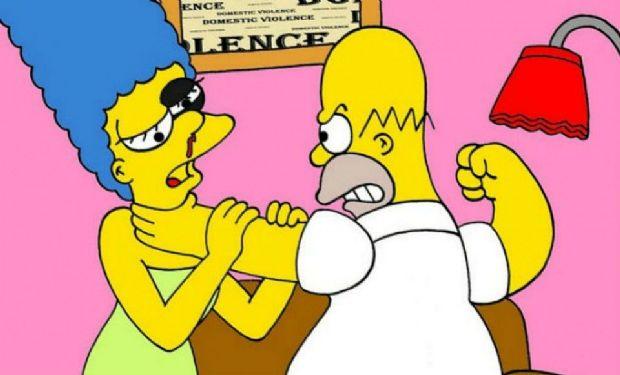 A pesar de que Homero Simpson demuestra su amor hacia Marge, lo cierto es que el machismo de Homero traspasó en violencia a su querida esposa.