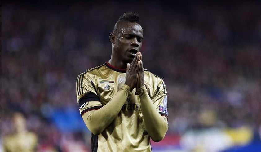 Mario Balotelli encabeza la lista, recibió 47 faltas en la competencia.