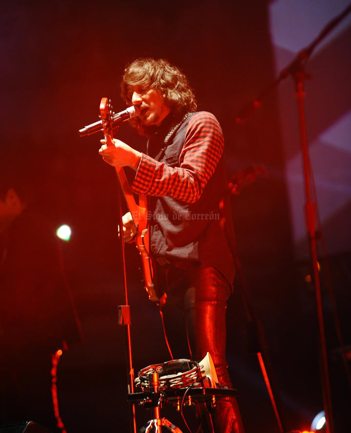 El broche de oro llegó con su gran éxito Love y así la agrupación puso punto final a una noche llena de casi dos horas de recuerdos, buenos temas y mucha diversidad musical. Antes de abandonar el recinto los integrantes de la banda prometieron volver próximamente.