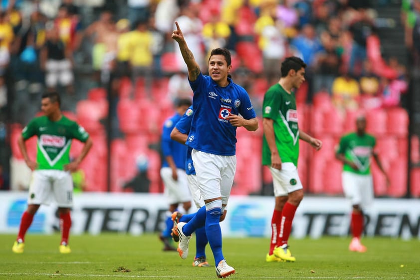 Julio César Domínguez anotó el gol que a la postre significó la victoria de Cruz Azul ante América.