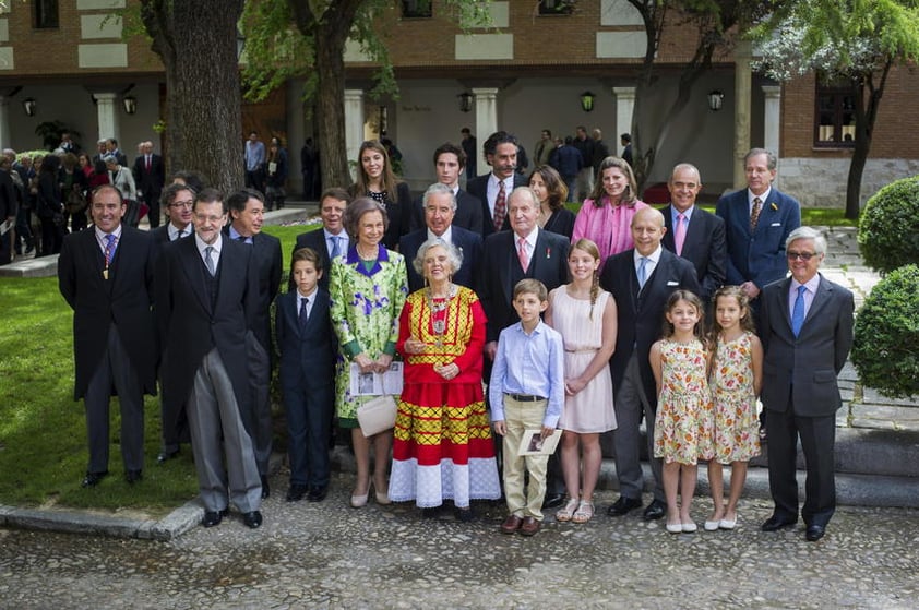 Rodeada de su familia y de amigos que no cesaban de pedirle que se fotografiara con ellos.