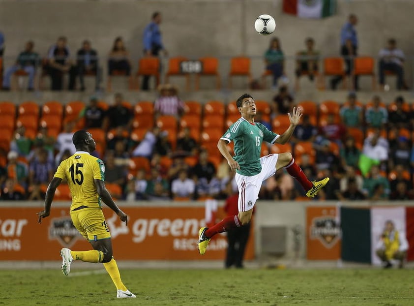 Héctor Moreno - Es un tipo que ha mantenido un nivel importante y eso lo ha llevado a que sea constantemente tomado en cuenta, en calidad, es muy normal su llamado.