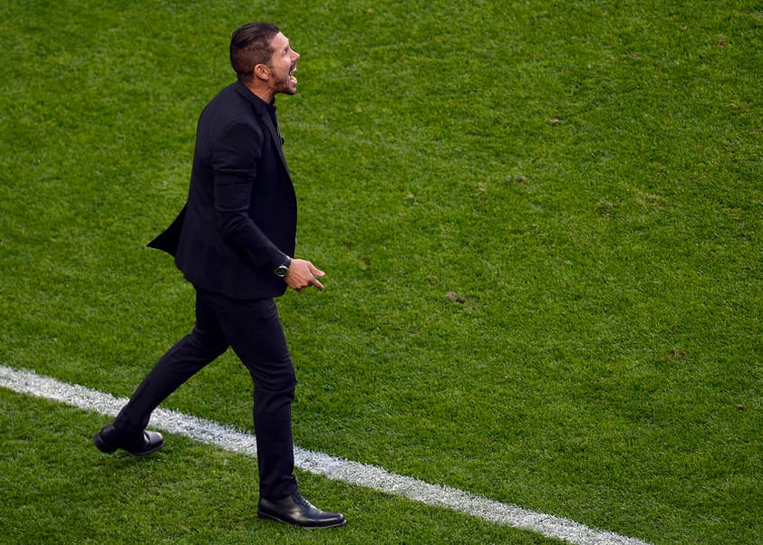 'El Cholo' Simeone vivió muy intensamente el partido.