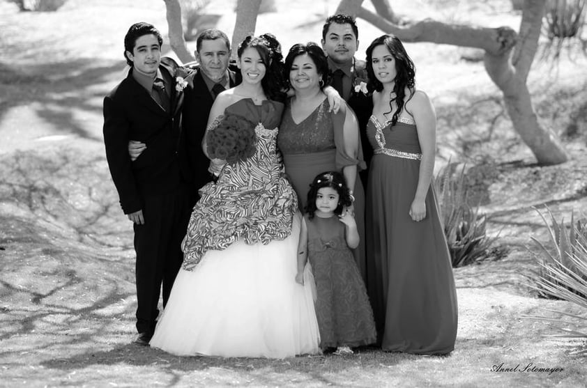 01062014 Ana Valeria Ramírez Ávila acompañada de su familia en tan emotivo evento. -  Annel Sotomayor Fotografía