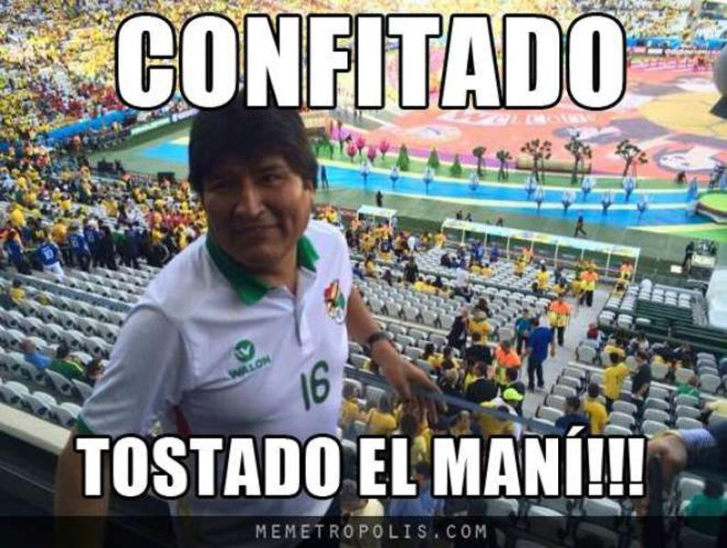 Algunos espectadores confundieron a Evo Morales, presidente de Bolivia, con el vendedor de caramelos del estadio.