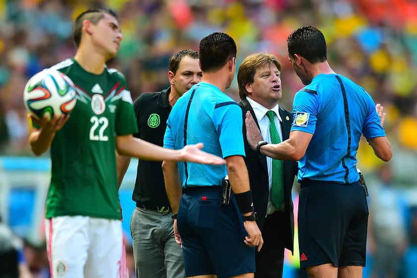 Miguel Herrera se mostró molesto con el arbitraje durante el partido.