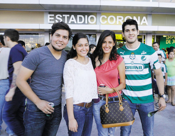 Mauricio, Jéssica, Mayra y Gerardo.