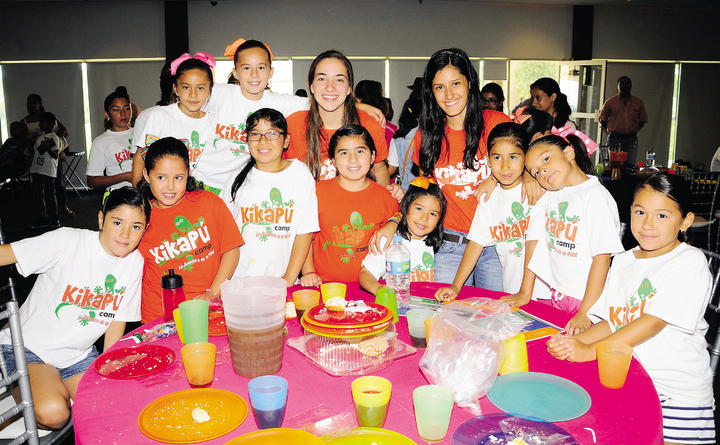 Victoria, Chelsea, Ana SofÃ­a, Valentina, Luciana, JÃ©ssica, Andrea, Sara, Regina, Hanna, Camila y Daniela.