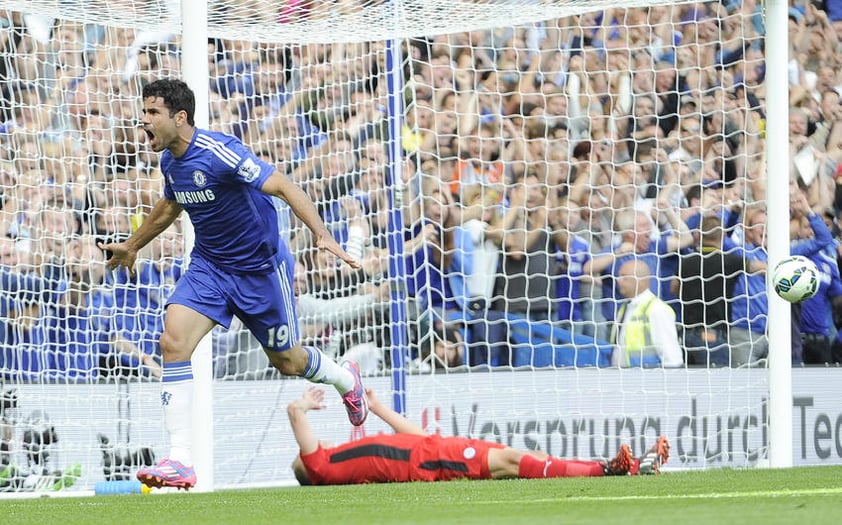 Fue hasta el minuto 63 cuando Diego Costa puso el 1-0, su segundo con la playera del Chelsea, después de controlar el balón dentro del área y fusilar a Schmeichel.