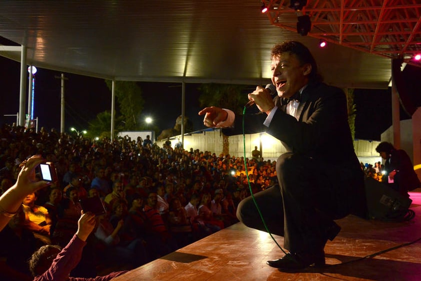 Los Ángeles estuvieron en el Teatro Mayagoitia, a donde acudieron decenas de laguneros.