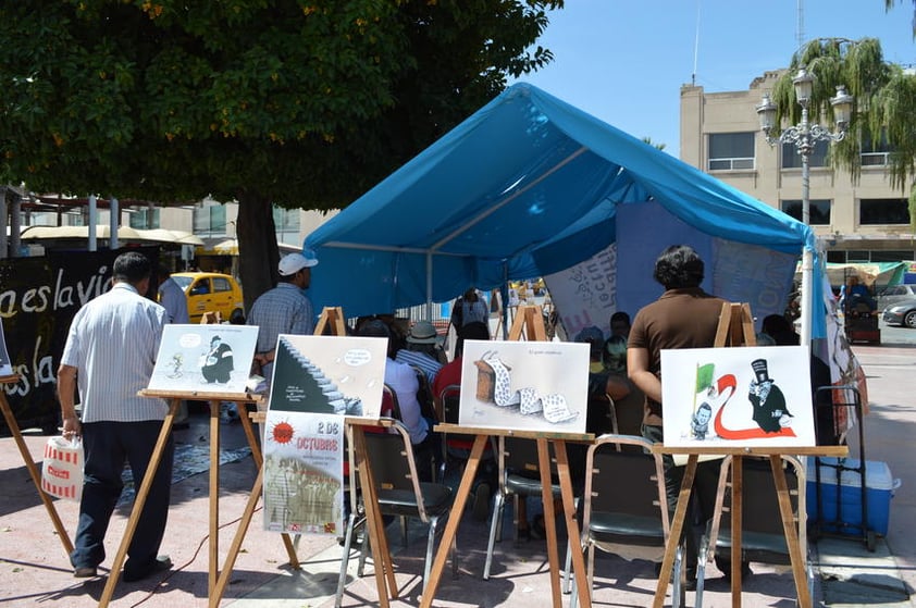 Por su parte, una delegación de Morena Coahuila realizó un evento de conmemoración del 46 aniversario de la masacre ocurrida en la plaza de Tlatelolco de la Ciudad de México.