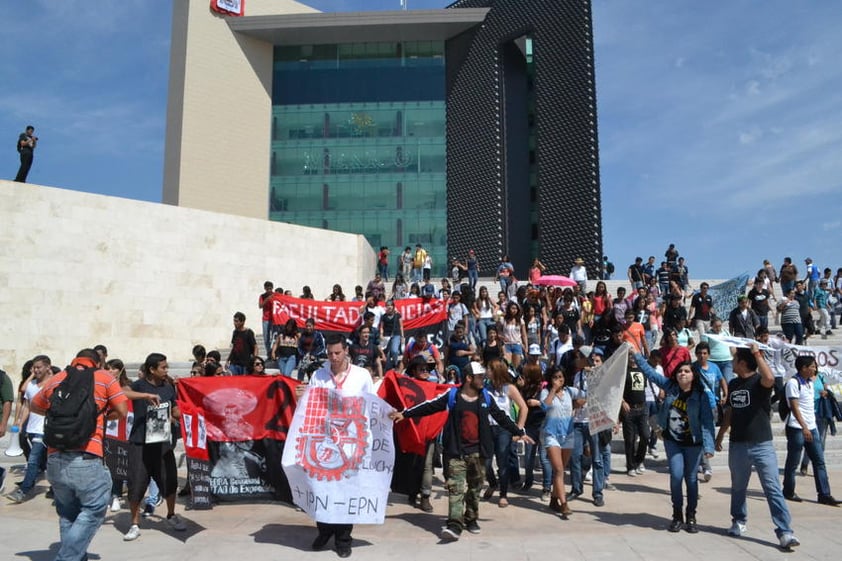 La Laguna no olvida los hechos del 2 de octubre y decenas de estudiantes de la región lo demostraron.