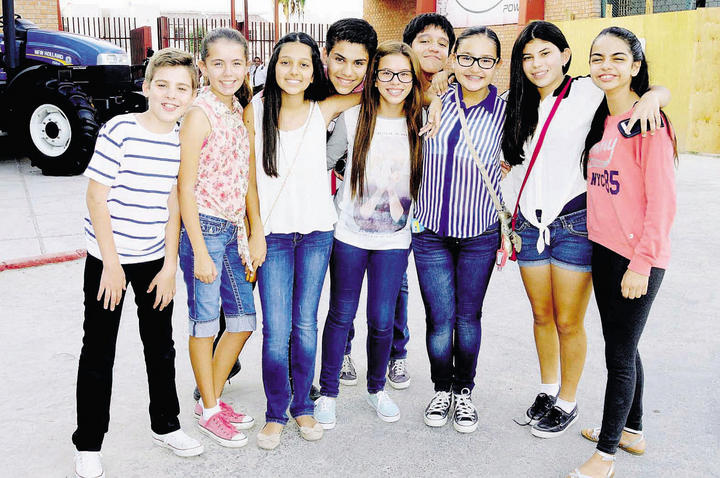 Lorena, Alexa, Jimena, Rebeca, Andrea, Alexis, Edy y David.